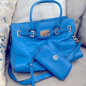 Auth Michael Kors Hamilton Handbag + Wallet 💙
